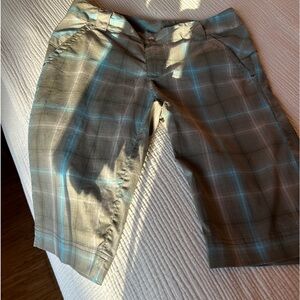 From hiking to happy hour, these tech shorts slay on or off the trail. Size 6.